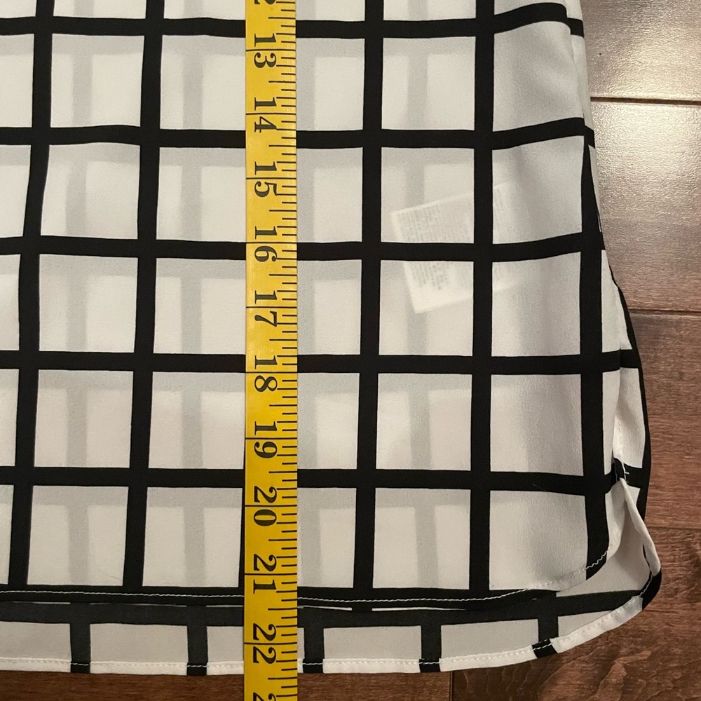 Banana Republic Factory Grid Pattern Blouse - Picture 5 of 7